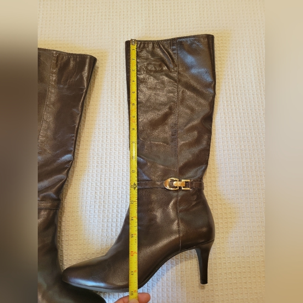 Elegant Brown Leather Knee-High Boots - Picture 6 of 12